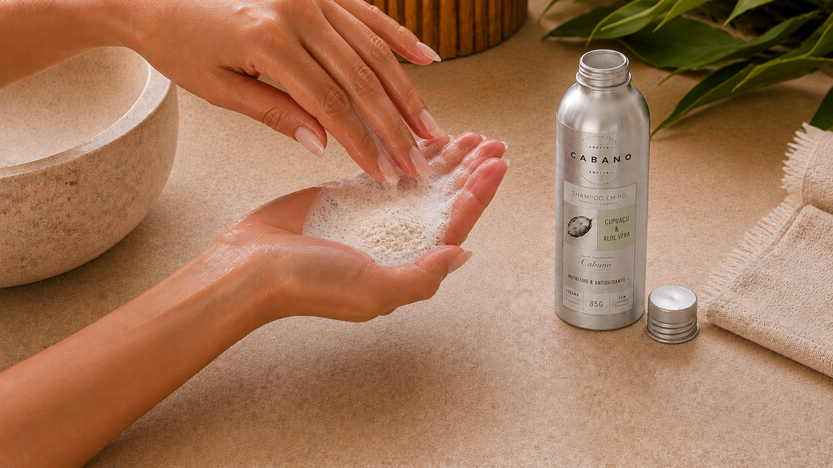 Shampoo em pó: o que é e como funciona?