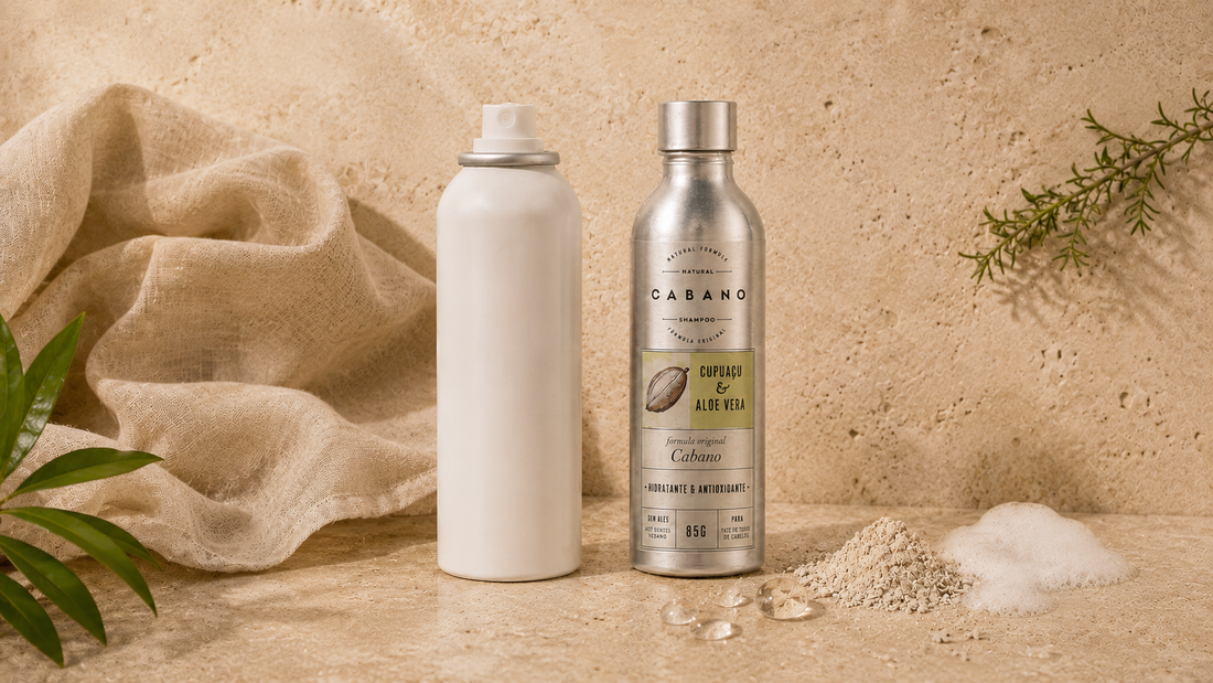 Comparação entre shampoo a seco em aerossol e shampoo em pó Cabano Cupuaçu e Aloe Vera ativado com água.